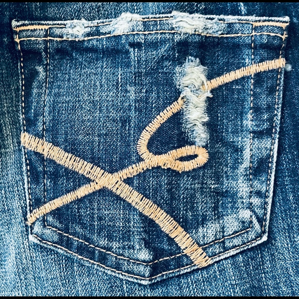 NWOT BKE Buckle Flare Star Jeans Size 28 X 33
